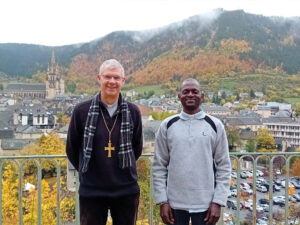 Article principal - Bienvenue à l’abbé Armand Rodrigue KABIKISSA