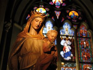Article principal - Le Christ accomplit le salut et Marie permet à l’humanité de recevoir cette œuvre.webp