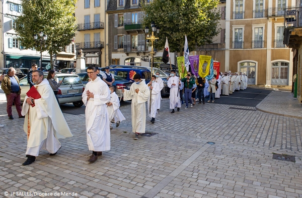 _DSC7776 la procession - © JF S le 10-10-20218BIS